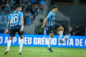 Grêmio confirma promoção de zagueiro Viery ao grupo principal