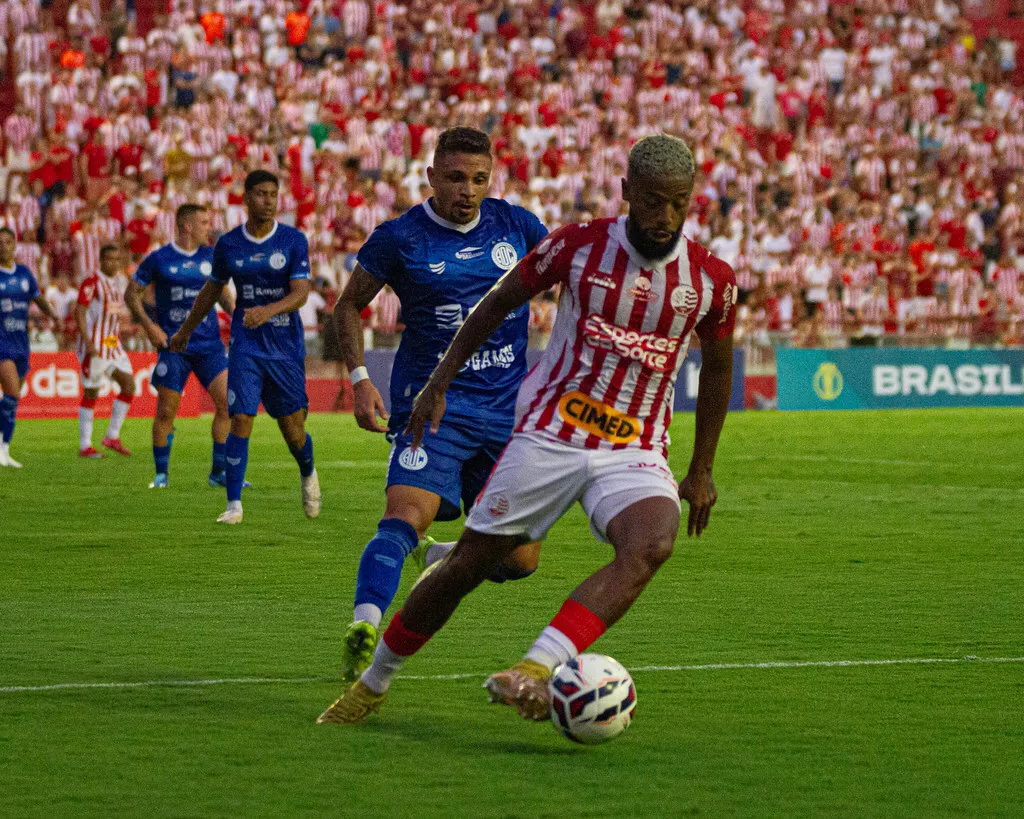 Série C: Náutico perde lateral pelo restante da temporada 1 Luiz Paulo lesão joelho Náutico Confiança