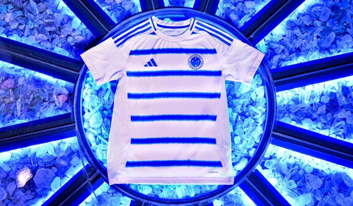 Cruzeiro lança nova camisa inspirada no hino, que completa 60 anos 6 Screenshot 8