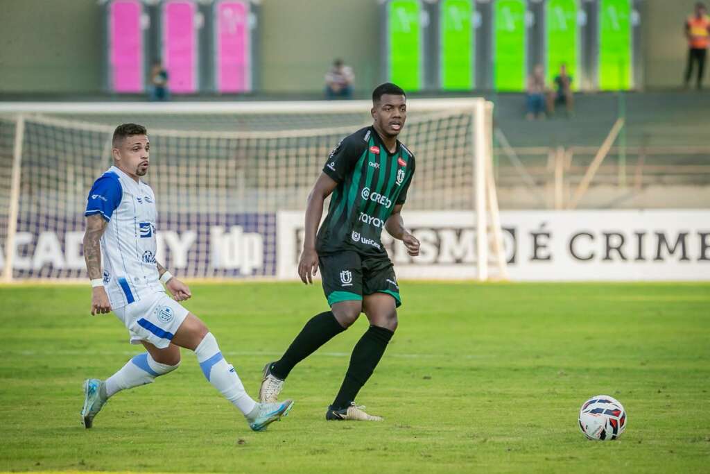 Maringá 3 x 2 Confiança - Dogão vence com menos um na Série C 2 Maringá Confiança Série C