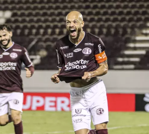 Série B: Atacante da Ferroviária celebra momento, mas prega atenção contra o Avaí