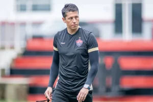 Técnico do Vitória mantém Brasileirão como prioridade
