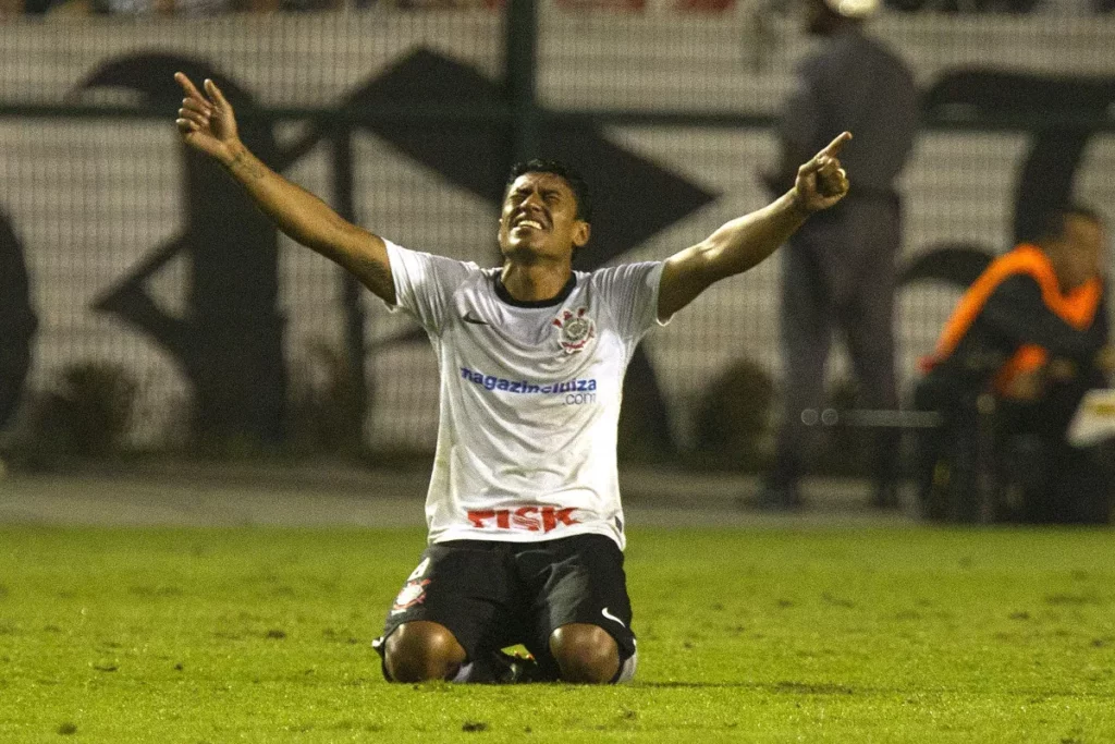 Paulinho, Danilo e Castán são confirmados em reencontro com Boca Juniors