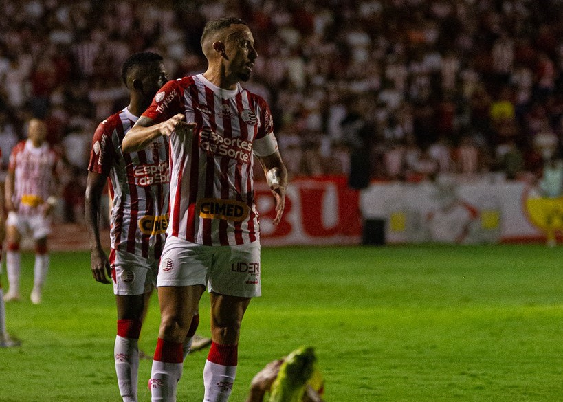 Paulo Sérgio desfalque Náutico expulsão