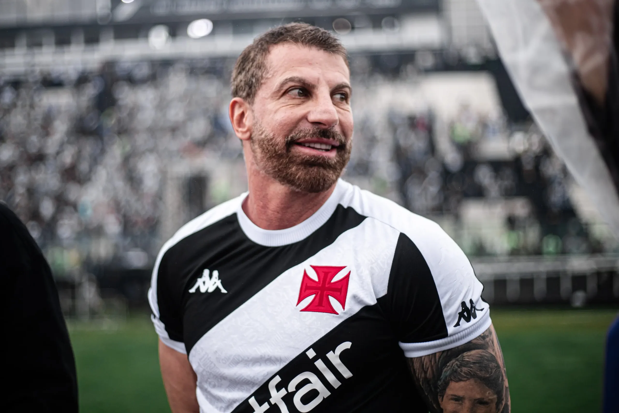 Pedrinho enaltece Diniz e grupo após vitória do Vasco: ‘Faltava alguém para extrair o melhor’