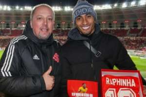 Raphinha, do Barcelona, revela sonho de jogar no Inter e exalta ídolos do Beira-Rio