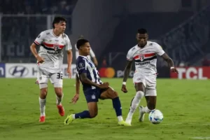 São Paulo x Talleres-ARG - Para confirmar o 1º lugar do Grupo D; onde assistir e escalações