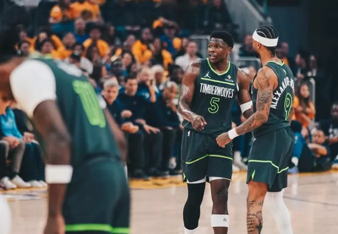 Warriors sofrem sem Curry e perdem para o Timberwolves; Celtics reagem