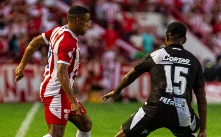 Ponte Preta vence Náutico