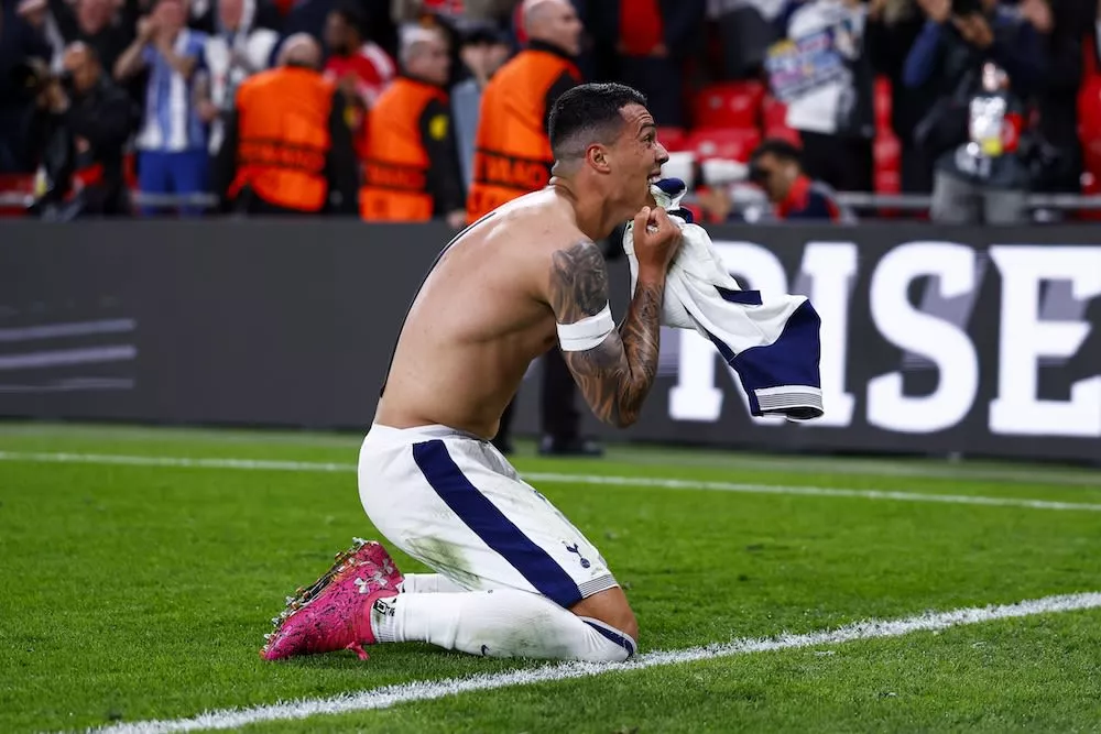 Tottenham supera United e é campeão internacional após 41 anos ao conquistar a Liga Europa