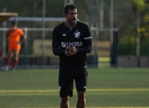 Técnico do Retrô valoriza entrega em vitória: 