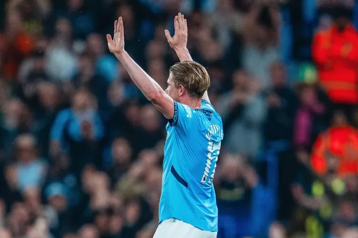 Em ‘despedida’ de De Bruyne, City vence Bournemouth e se aproxima da Liga dos Campeões