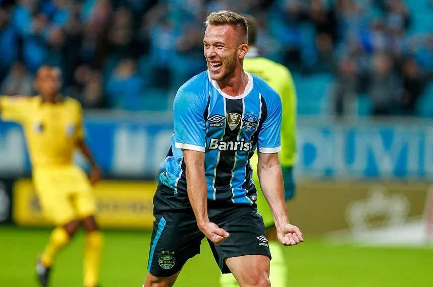 Internacional busca reforços: ex-Grêmio na mira para o meio-campo