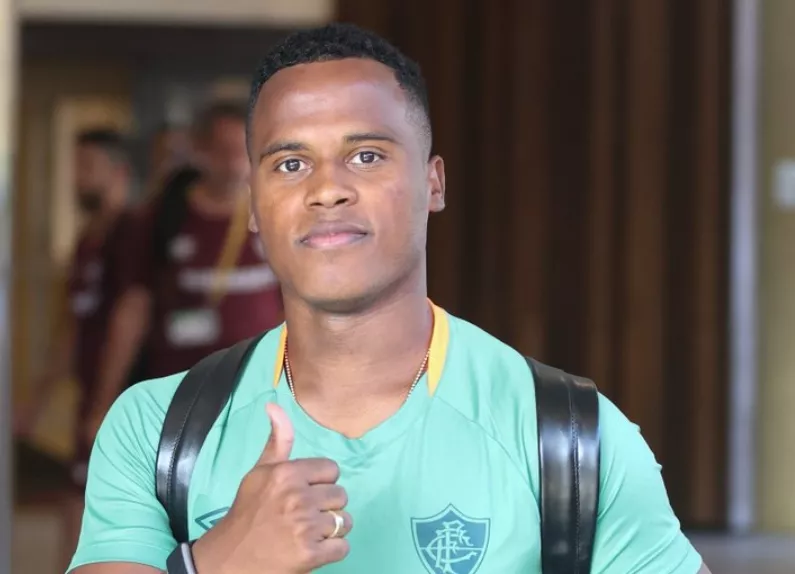 Jhon Arias chega aos EUA e reforça o Fluminense