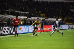Criciúma 1 x 2 Avaí - Leão vence clássico e volta ao G-4 da Série B