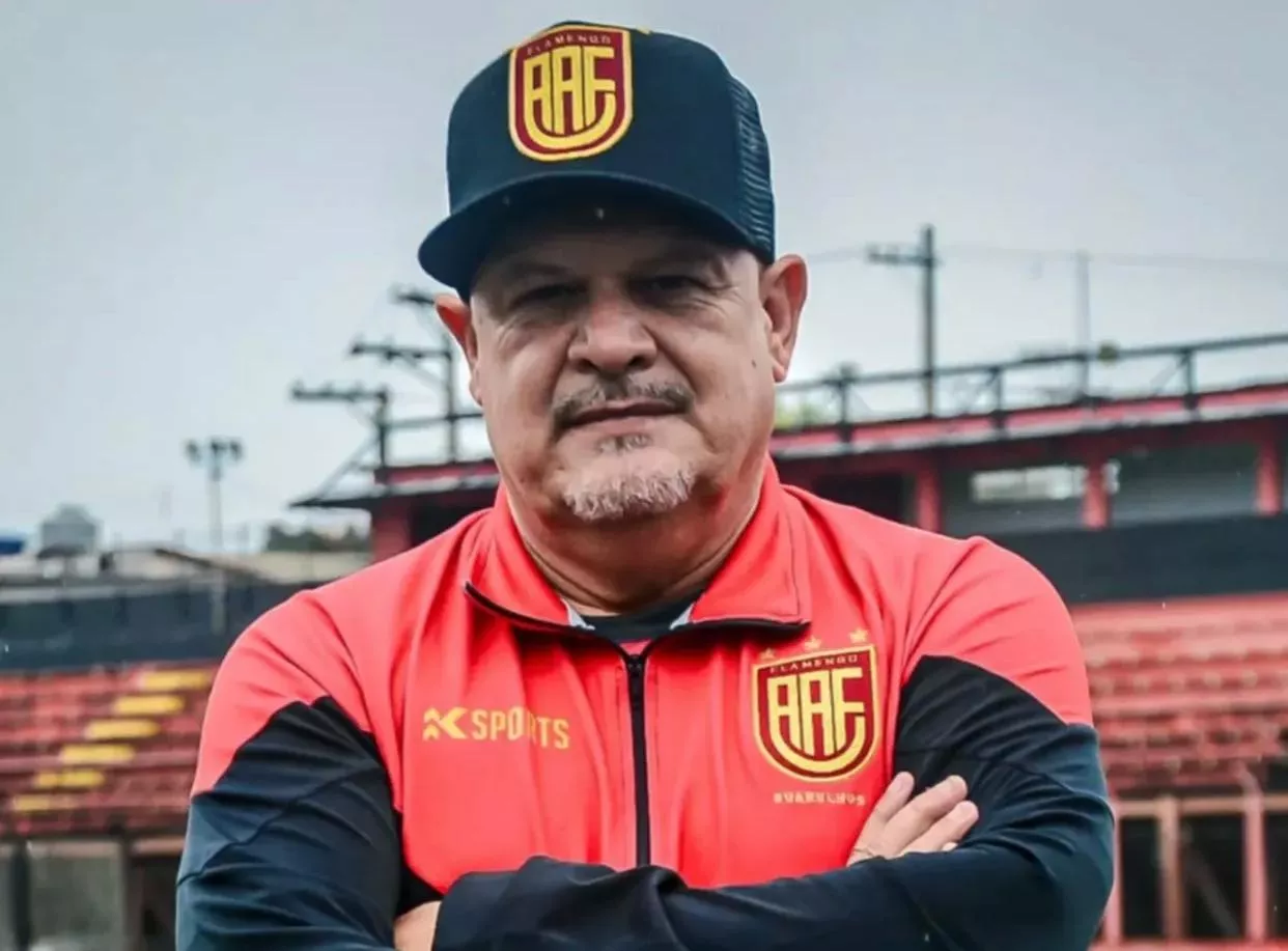 Último trabalho de Edson Vieira na Segundona foi em 2018 pelo Vocem/Assis (Foto: Divulgação / Flamengo)