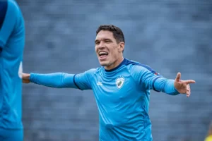 Volante deixa Londrina após ser negociado pelo Náutico