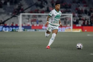 Destaque da Chapecoense na Série B desperta o interesse do futebol europeu