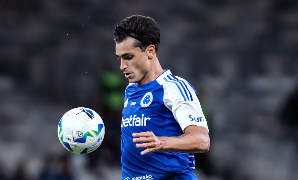 São Paulo acerta a contratação de atacante do Cruzeiro