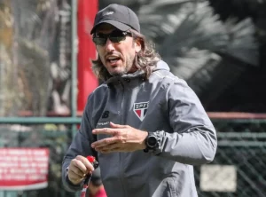 Zubeldía aprimora finalizações no São Paulo antes de encarar o Vasco
