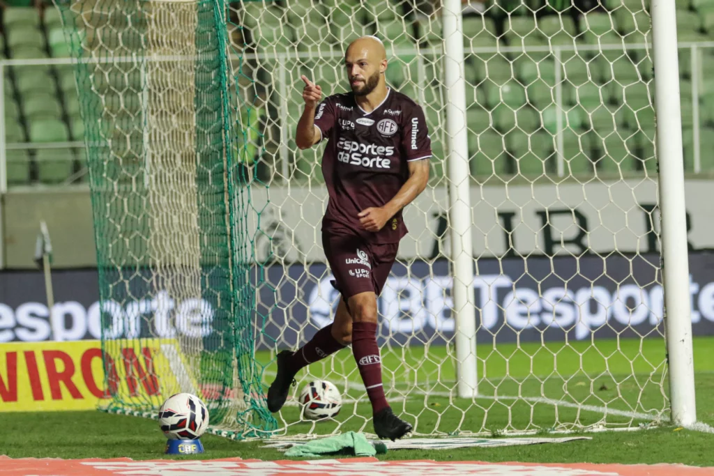SÉRIE B: Avaí cola no G4 e Ferroviária quebra marca expressiva do América-MG