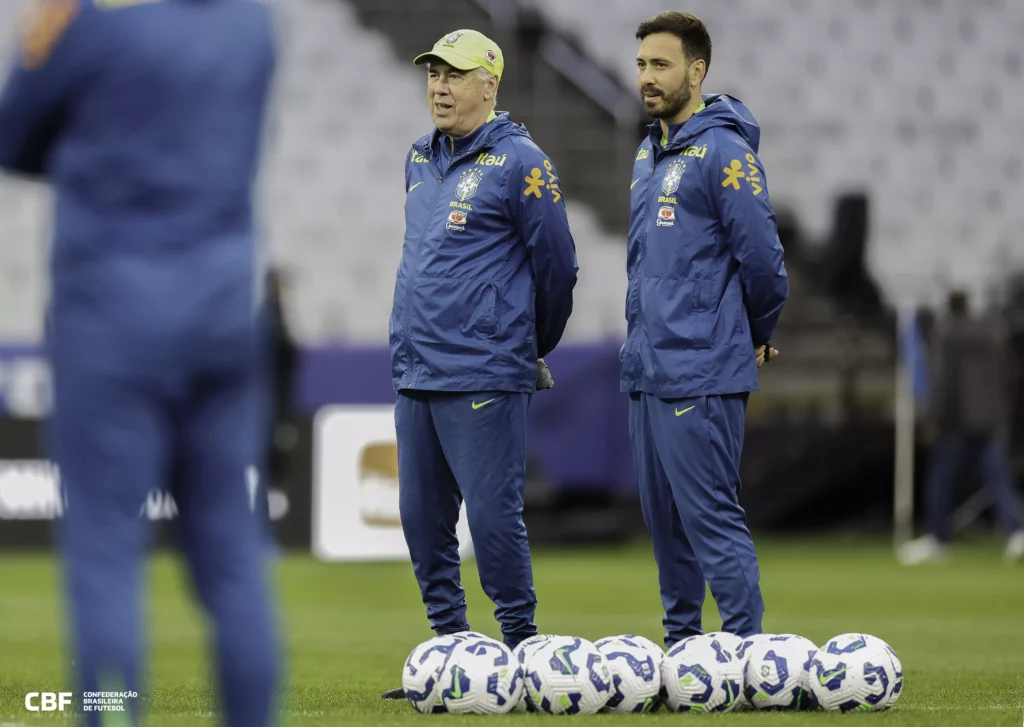 Ancelotti esconde escalação, mas garante volta de atacante