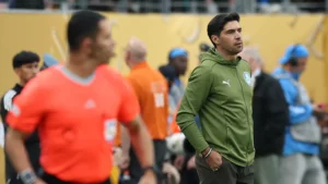 Abel vê Palmeiras bem superior, mas lamenta exibição de goleiro do Porto: 'Pegou tudo'