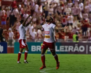 Náutico 2 x 1 Maringá - Timbu cola no G-8 e coloca acesso em pauta