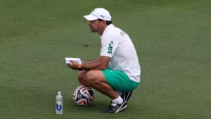 Palmeiras atrasa chegada em Nova Jersey após voo adiado por mau tempo