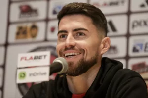 Jorginho exalta adaptação ao elenco vê Flamengo pronto para encarar europeus: 'Tem jogo'