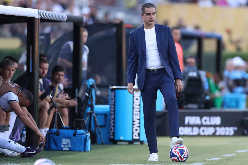 Renato Paiva dedica vitória sobre o PSG à torcida do Botafogo: ‘Fomos taticamente perfeitos’