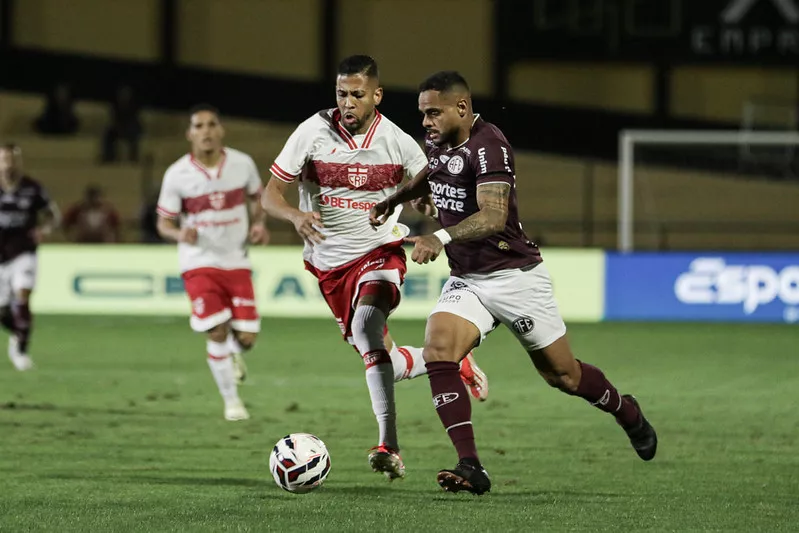 Ferroviária 1 x 0 CRB - De falta, Netinho garante vitória grená! 2 Ferroviária CRB