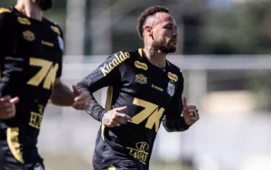 Cleber Xavier projeta Neymar de falso 9 no Santos e destaca versatilidade: 'É arco e a flecha'
