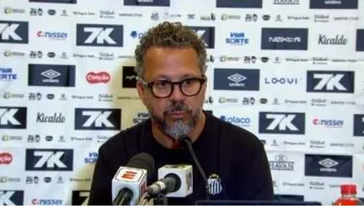 Cléber Xavier exalta força do elenco santista: 'Importante o uso do grupo'