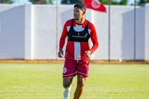 Sem espaço no América-RN, Iran é emprestado ao Barra-SC