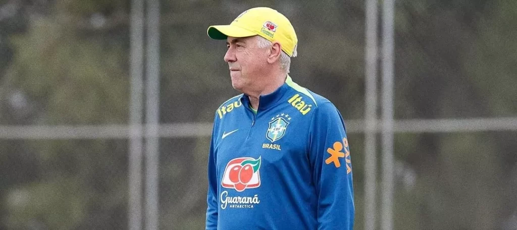 Ancelotti comanda treino descontraído na seleção brasileira
