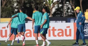 Ancelotti comanda 1º treino na seleção com desfalques e atenção a Casemiro e Richarlison