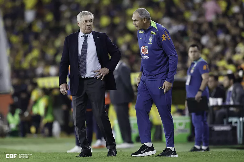 Ancelotti 'vira a chave' do Brasil em estreia contra o Equador