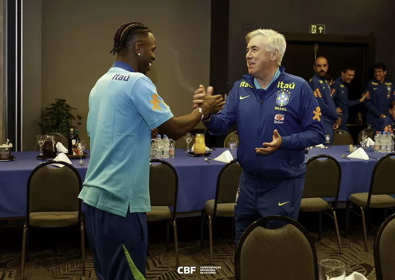 Eliminatórias: Ancelotti recebe jogadores da seleção em São Paulo
