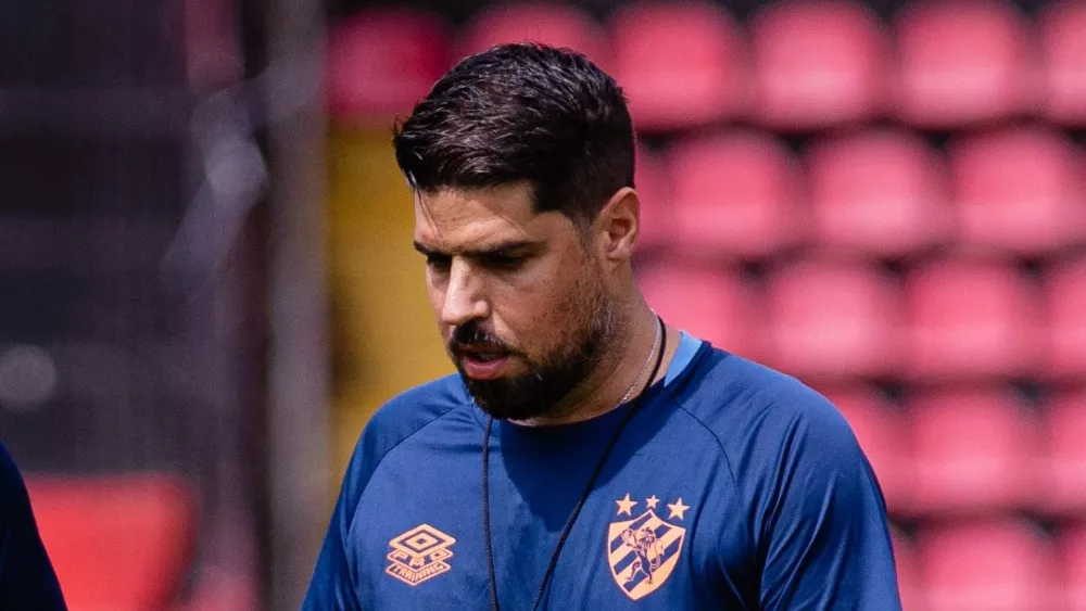 Sport demite António Oliveira e terá terceiro técnico na Série A (Foto: Paulo Paiva/Sport)
