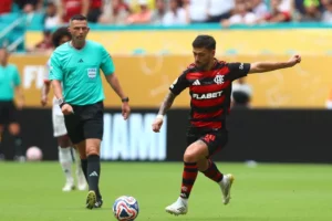 Arrascaeta valoriza atuação do Flamengo contra o Bayern