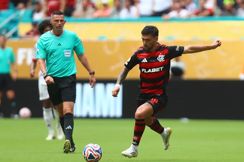 Arrascaeta valoriza atuacao do Flamengo contra o Bayern