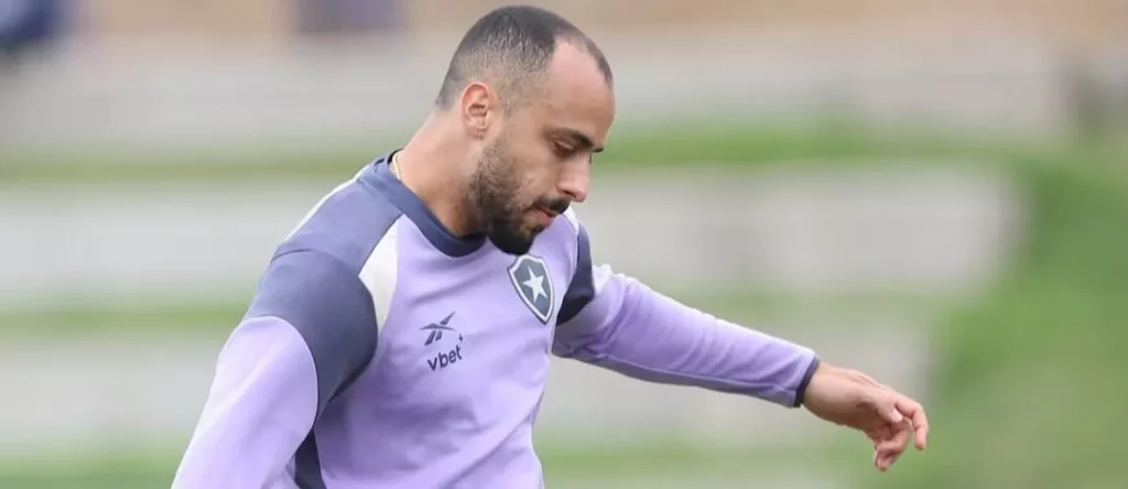 Arthur Cabral rende R$ 24,7 milhões ao Ceará com transferências