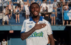 Avaí ganha mais dois 