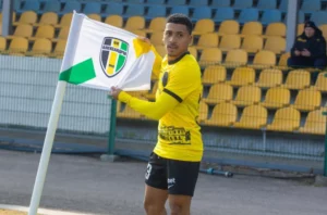 Atacante ex-vasco encerra temporada em alta na Ucrânia