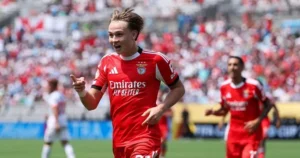 Bruno Lage manda recado após classificação do Benfica: 'Precisam acreditar no nosso trabalho'