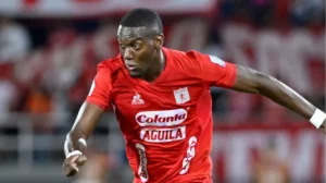 Cruzeiro mira zagueiro canhoto e avalia Brayan Medina, do América de Cali