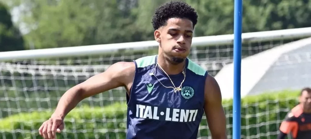 Vasco tem interesse na contratação de Brenner, cria do São Paulo