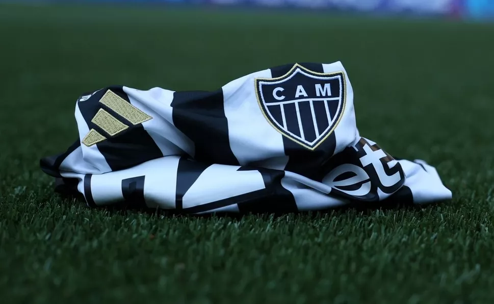 Atlético-MG busca investidor para SAF e adia grandes reforços