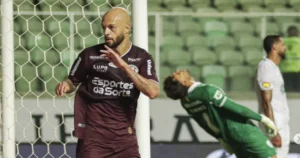 Chapecoense x Ferroviária - Para engrenar; onde assistir e escalações